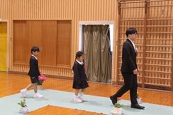 R８悪石島学園職員-R8.4.9入学式-77027104255.jpg