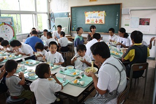 ふれあい給食会1002 ブログ用１.jpg