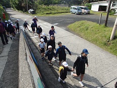 一日遠足2015 出発.jpg