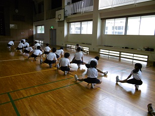 体力・運動能力調査　準備運動.jpg