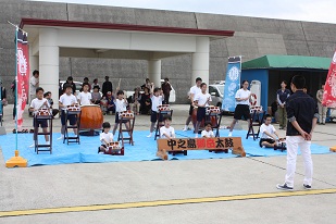 見送りの会2015　太鼓披露.jpg