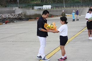 見送りの会2015　花束.jpg