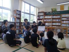 親子読書　ブログ用.JPG