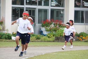 運動会1011 ブログ用　短距離走.jpg