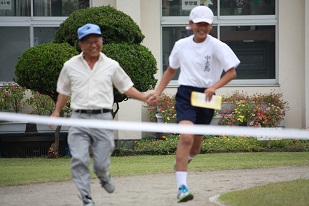 運動会1011 ブログ用　笑顔でチャレンジ４.jpg