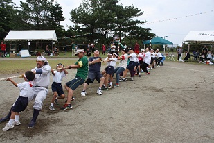 運動会1011 ブログ用　綱引き４.jpg